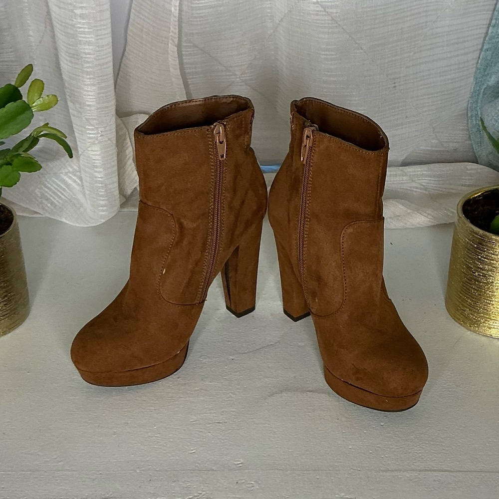 🌸 Brown Suede Ankle Boots
